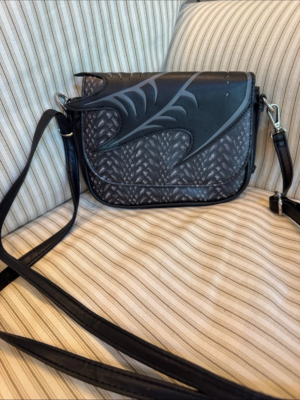 Game of Thrones The Dragon Awakens Dragon Wing Fold Over Crossbody buckle down
